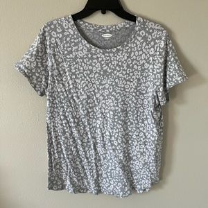 Old Navy Gray & White Cheetah Everywear T Shirt